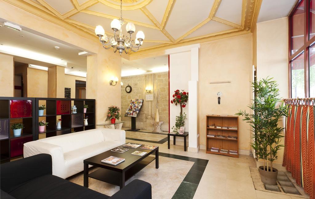 Hotel Ferney Republique Paris Interior foto